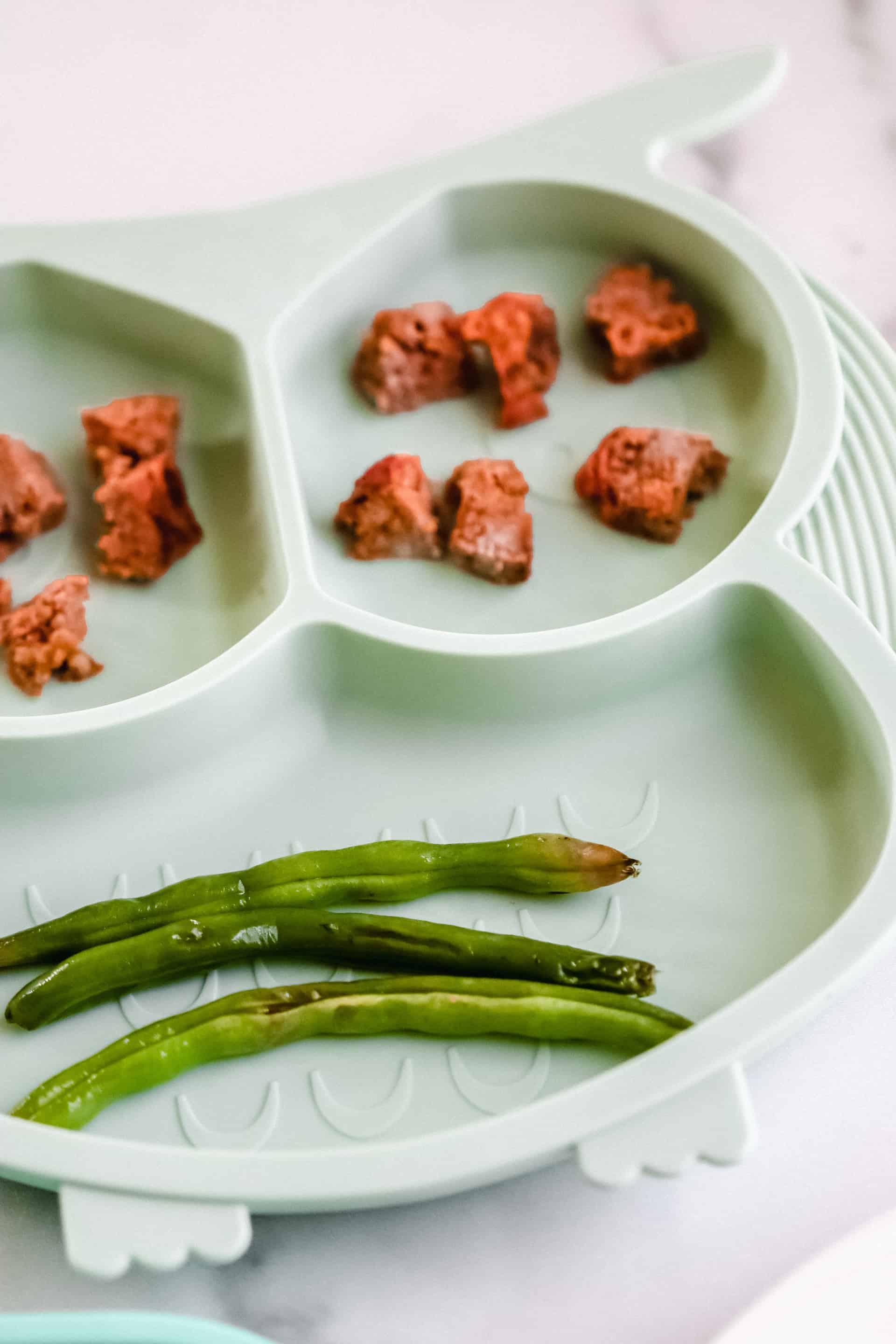 Baby-friendly Mini Meatloaves with Roasted Green Beans-image