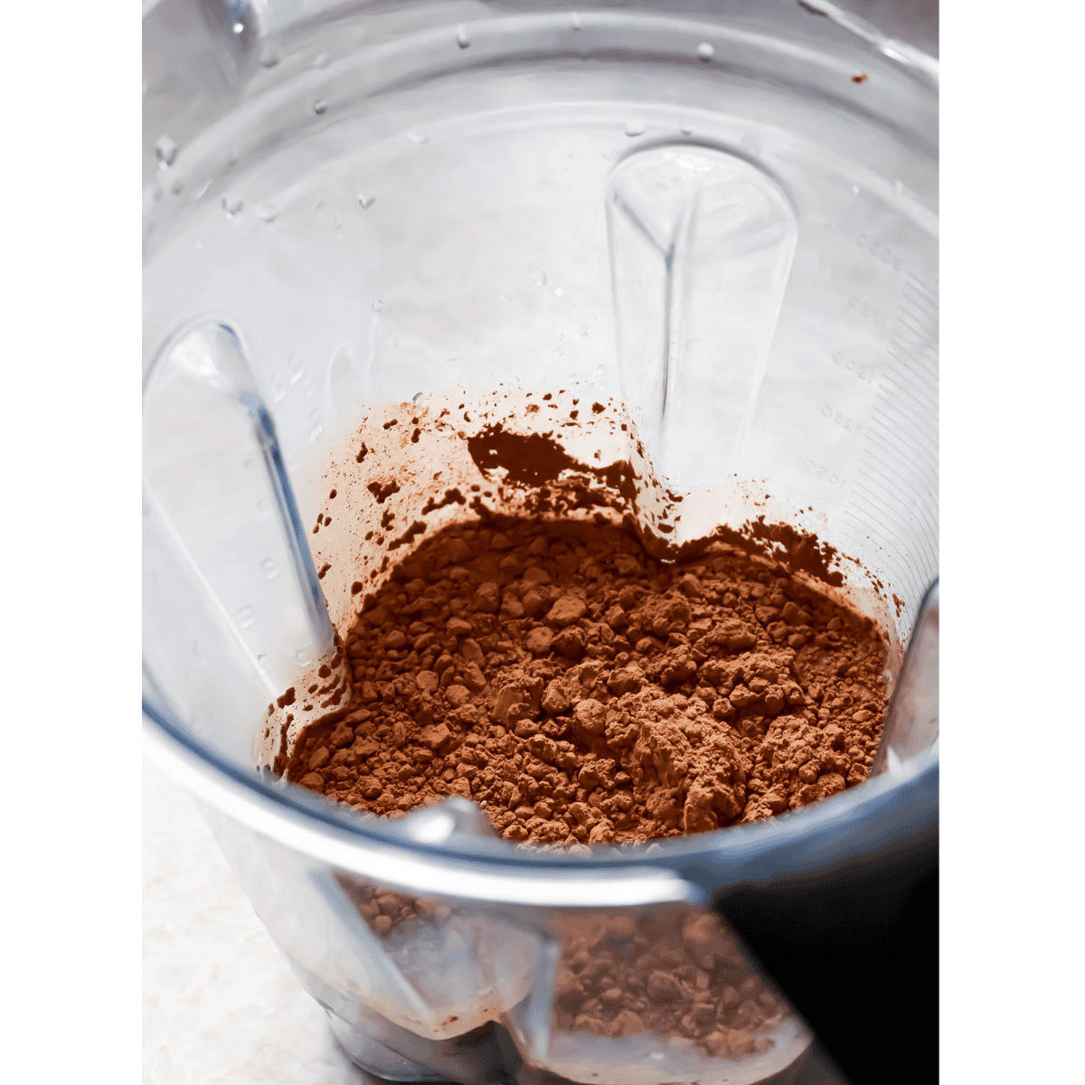 blender with cocoa powder