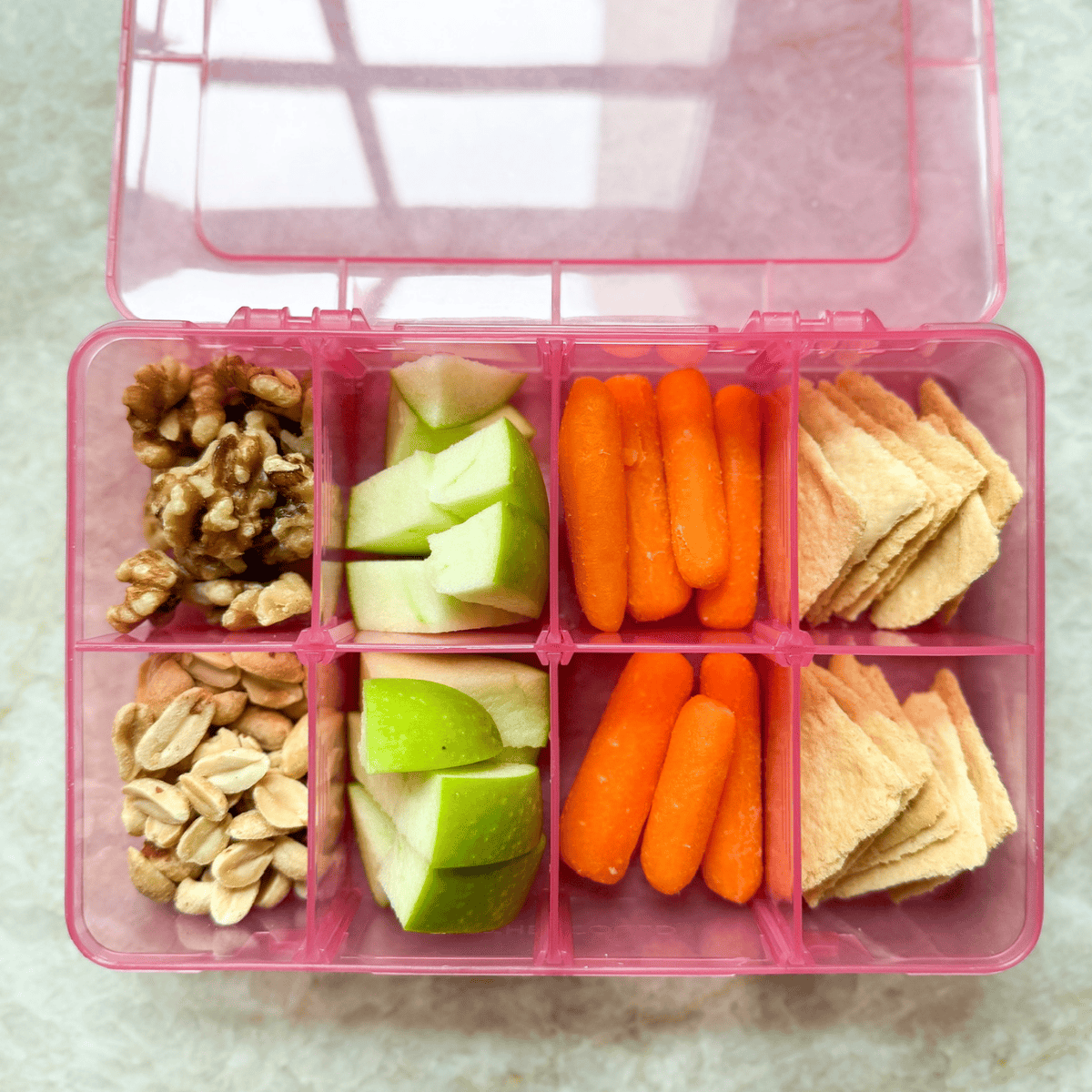 snackle box with crackers